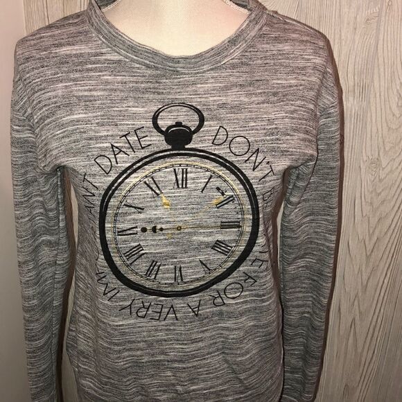Disney Tops - Disney pullover  